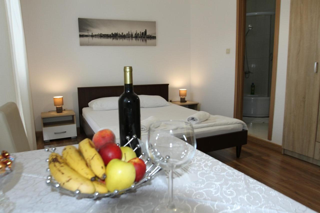 Muhar Apartament Sveti Stefan